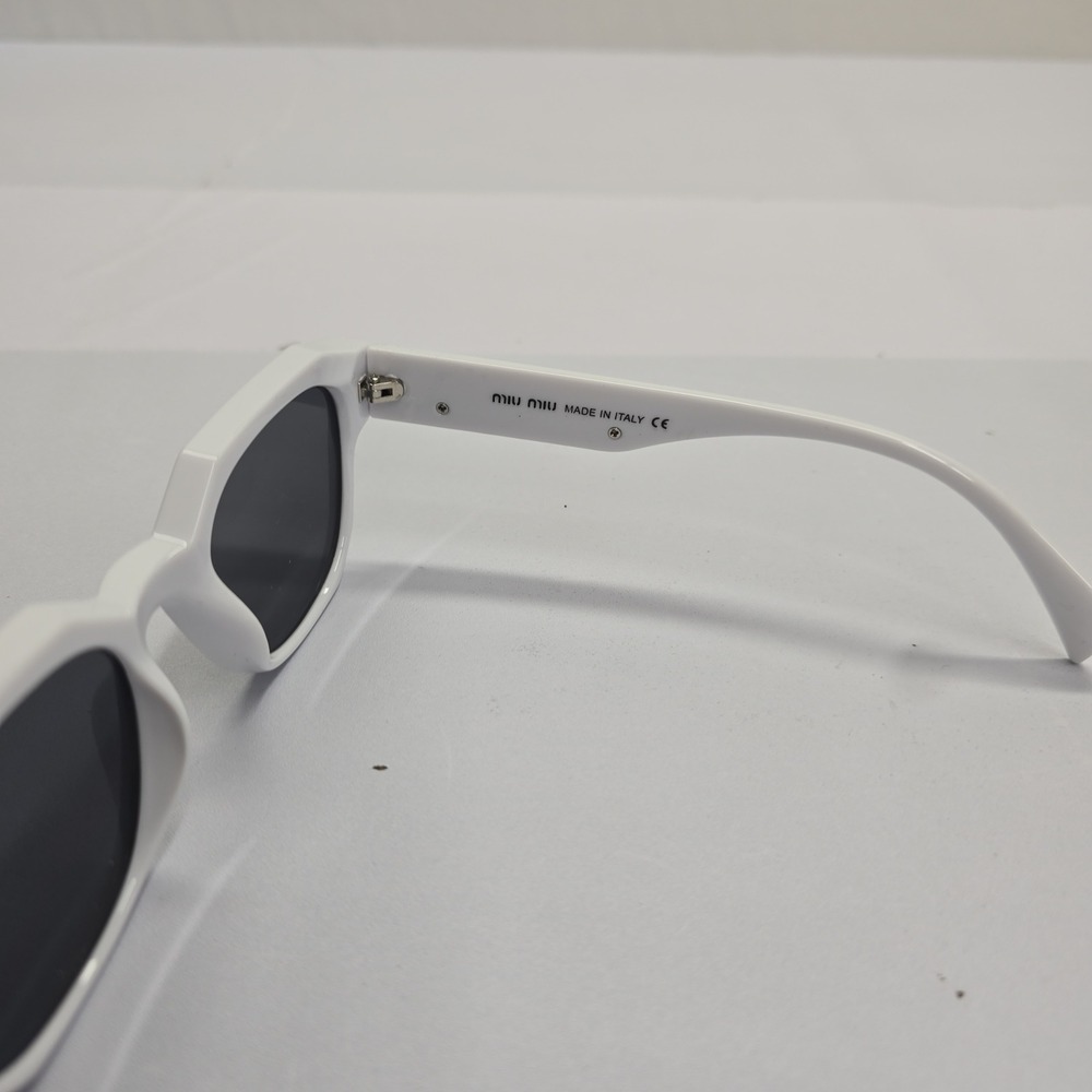 Miu Miu White Geometric Sunglasses SMU 09Y Dark Grey Lenses Made in Italy - Picture 5 of 9
